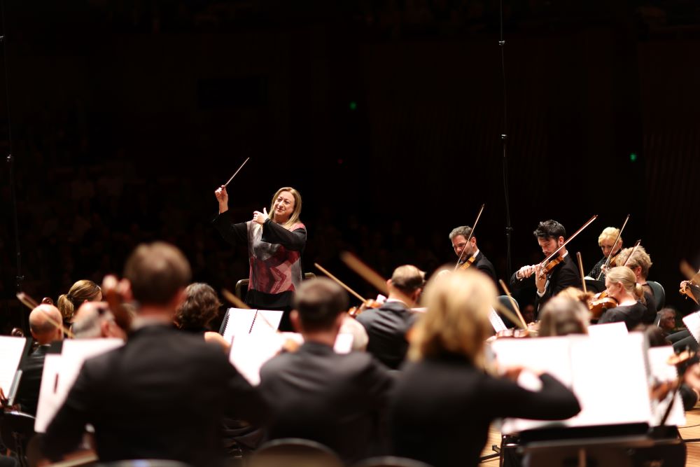 Simone Young conducts the Sydney Symphony.
